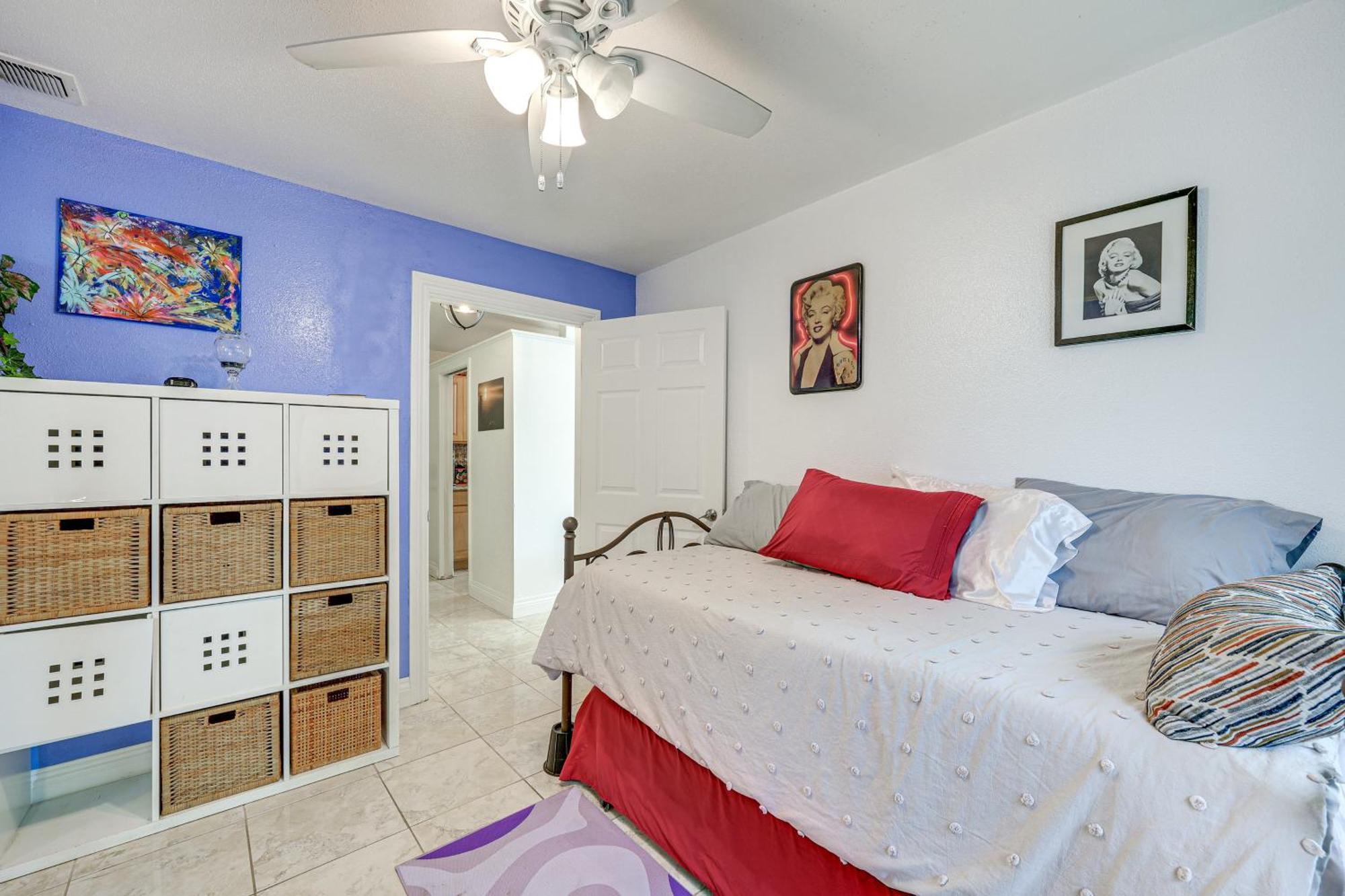 Holiday home 6 Mi To Six Flags Fiesta Texas Poolside Paradise! *