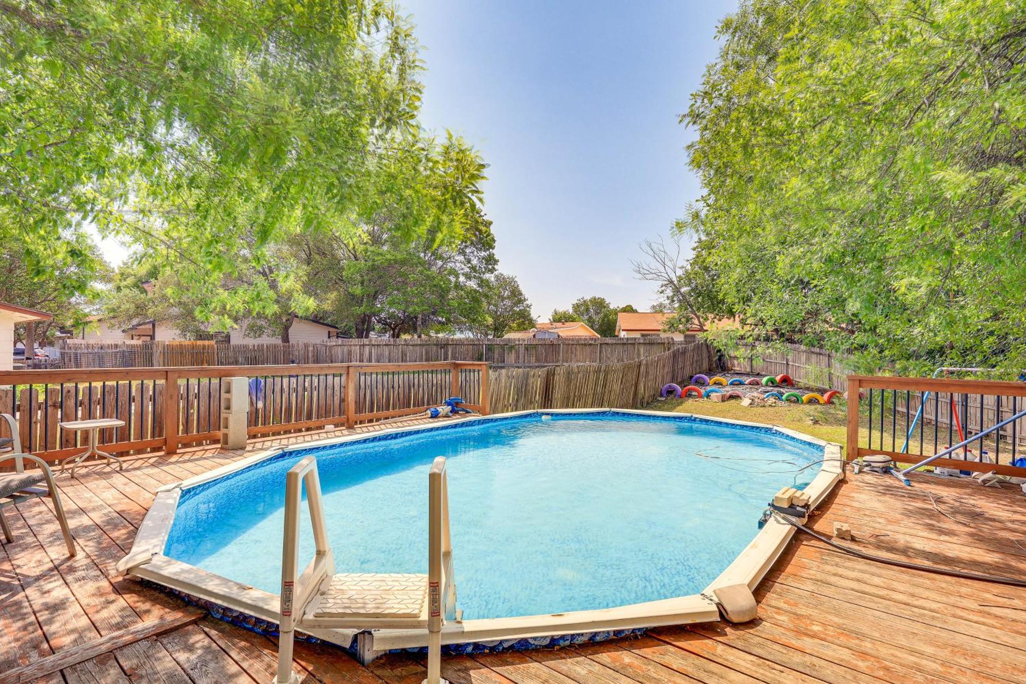 6 Mi To Six Flags Fiesta Texas Poolside Paradise! Holiday home